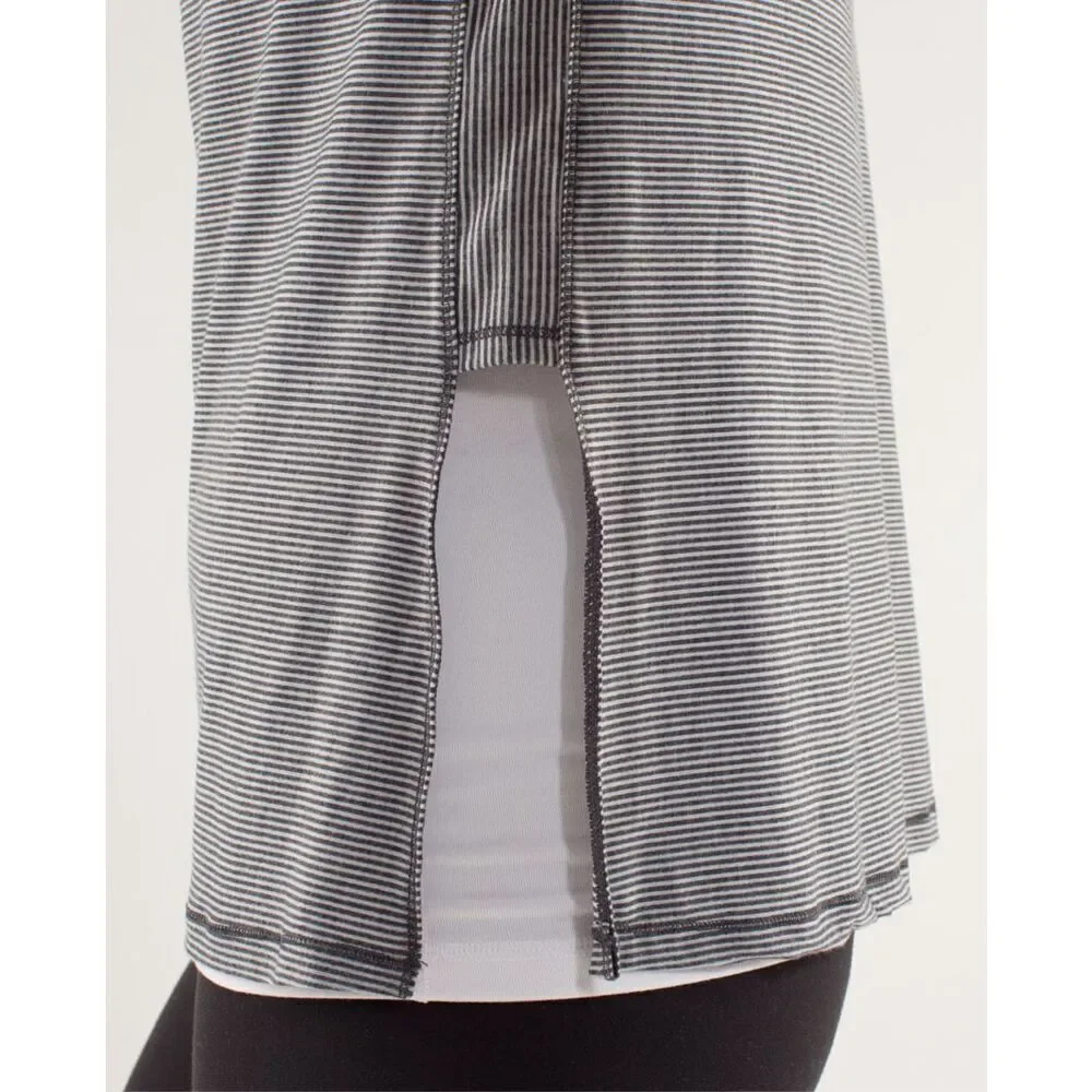 ✨Lululemon Presence Of Mind Long Sleeve Sz Medium Top✨